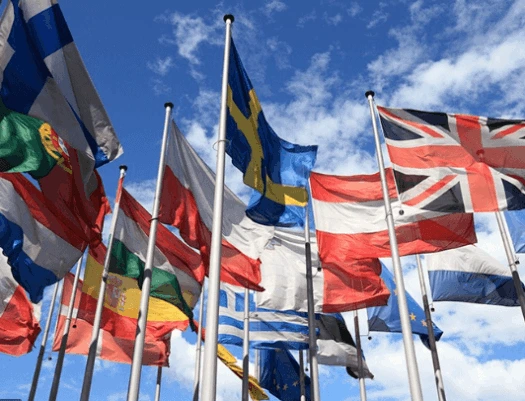 Plusieurs drapeaux européens